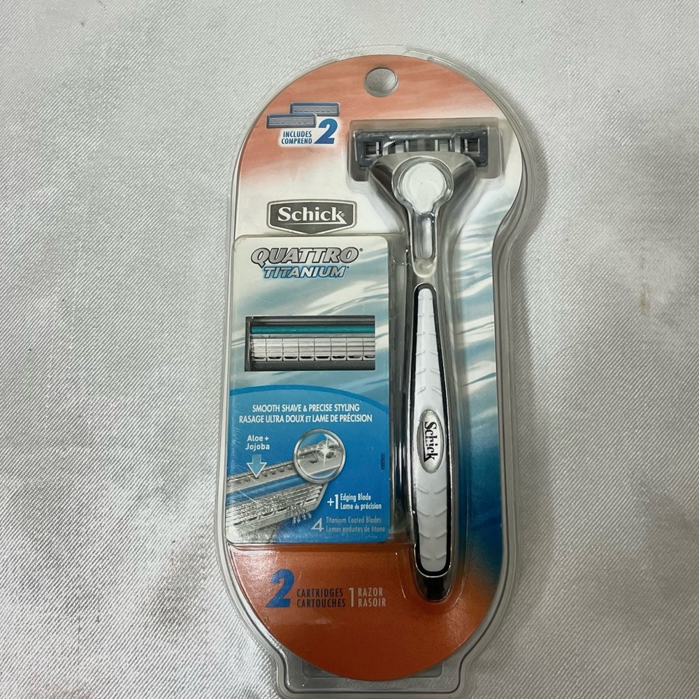 NEW Schick Quattro titanium 1 razor 2 cartridges set mens